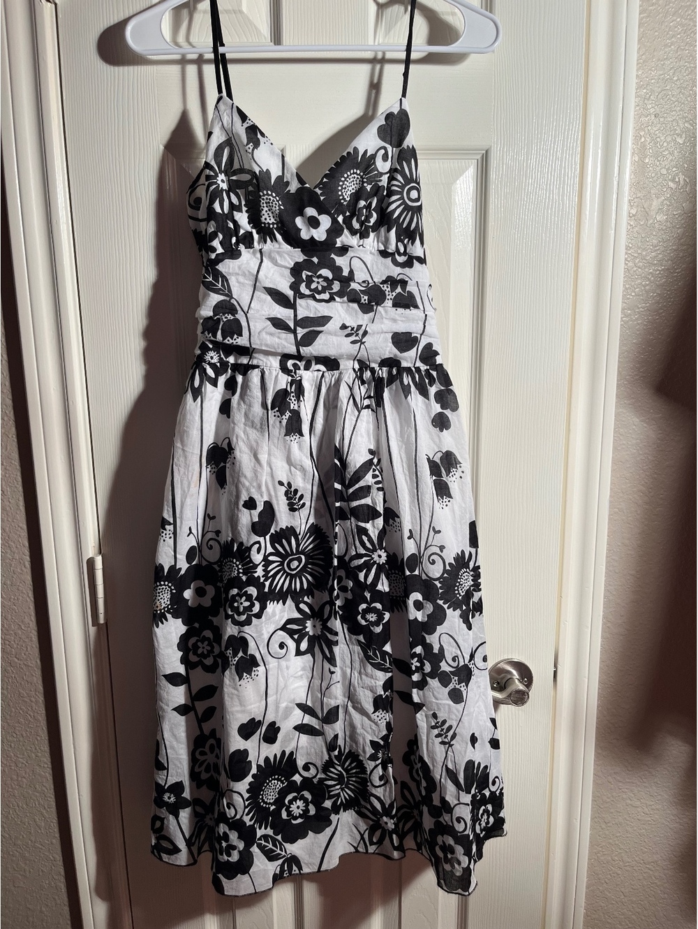 Size 8 black/white Bisou Bisou dress